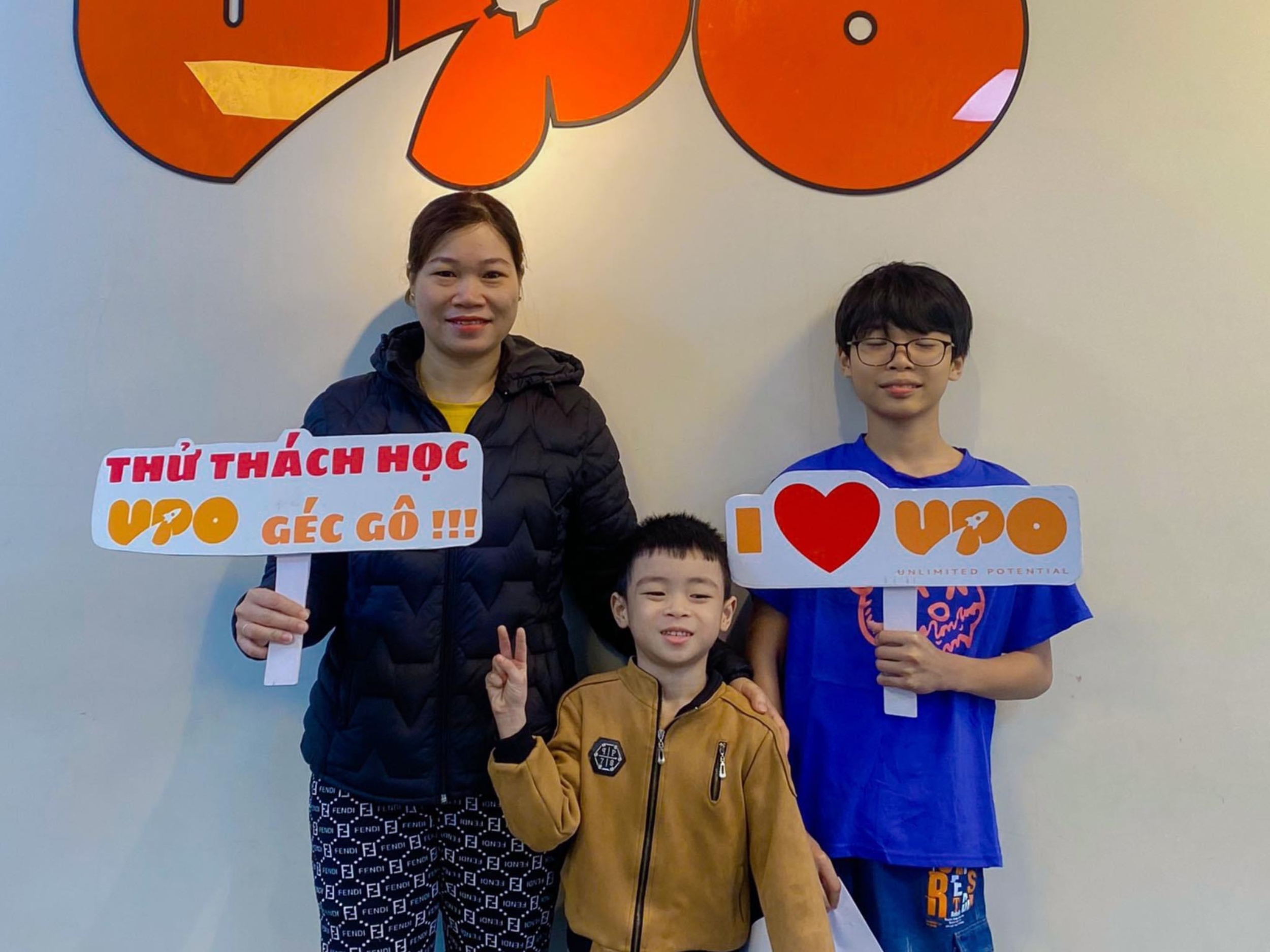 Tưng bừng khai trương cơ sở 2 UPO Đà Nẵng tại 110 Nguyễn Phước Lan 4 Gia đình rộn ràng tham dự lễ khai trương, nhận nhiều phần quà hấp dẫn & học bổng toàn phần
