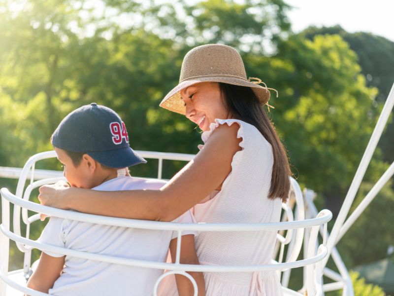 Ba mẹ cần có cách bắt chuyện phù hợp để mang lại hiệu quả giao tiếp tốt nhất với con