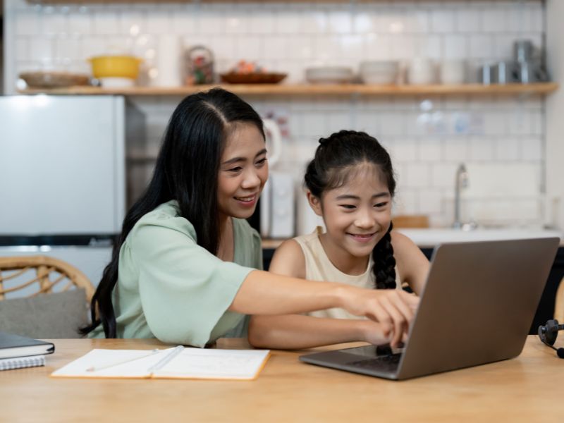 Cách xử lý thông minh, khéo léo khi trẻ nói tục, nói bậy 13 Ba mẹ hãy dạy trẻ nhiều từ ngữ thích hợp khi giao tiếp