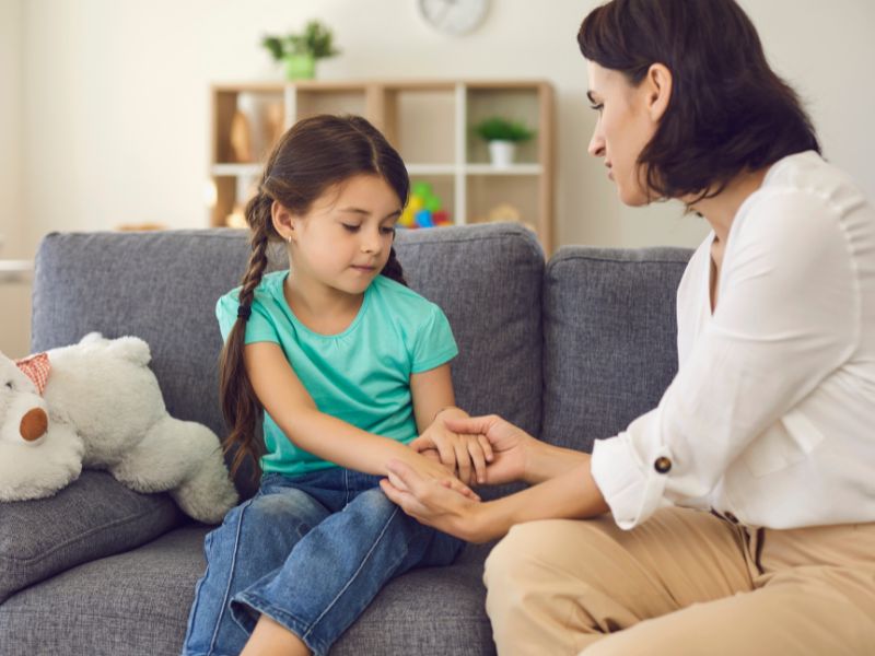 Cách xử lý thông minh, khéo léo khi trẻ nói tục, nói bậy 7 Ba mẹ hãy giữ thái độ bình tĩnh khi dạy dỗ con để mang lại hiệu quả cao hơn