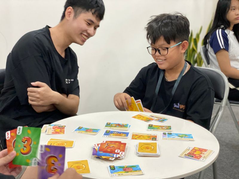 Game Mèo đại gia vừa nâng cao kiến thức về tài chính vừa gắn kết mối quan hệ giữa bạn bè, người thân
