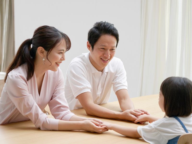 Dạy con nói suy nghĩ của mình - Khi "ngoan" không còn là sự nghe lời TUYỆT ĐỐI 3 Tạo ra những cuộc nói chuyện thân mật để con chia sẻ về suy nghĩ của mình