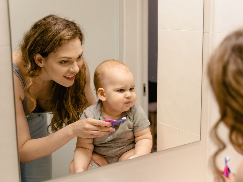 Tập đánh răng giúp bảo vệ nụ cười của trẻ nhỏ.