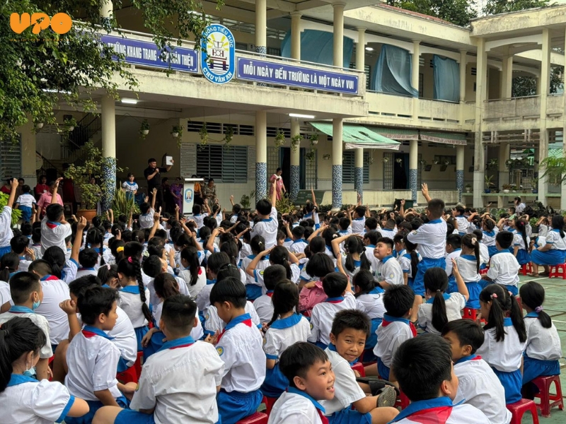 CHUYÊN ĐỀ “PHÒNG VỆ, BẢO VỆ BẢN THÂN” TẠI TRƯỜNG TIỂU HỌC CHU VĂN AN - VĨNH LONG 3 Hoạt động trò chơi và câu chuyện thực tế giúp trẻ hào hứng tham gia
