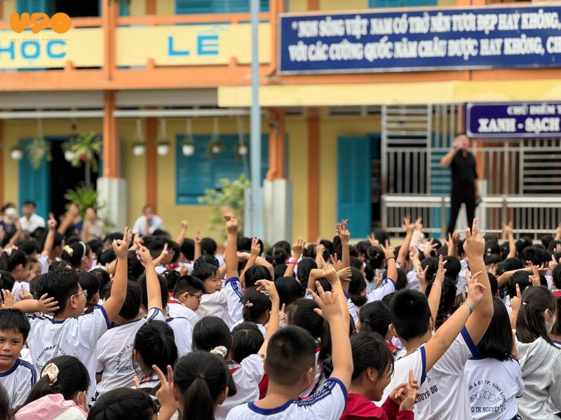 CHUYÊN ĐỀ “TỰ VỆ, BẢO VỆ BẢN THÂN” TẠI TRƯỜNG TIỂU HỌC NGUYỄN DU - VĨNH LONG 3 Các em được tham gia vào những trò chơi và tình huống giả định, từ đó luyện tập các kỹ năng cần thiết trong một môi trường thoải mái và vui vẻ.