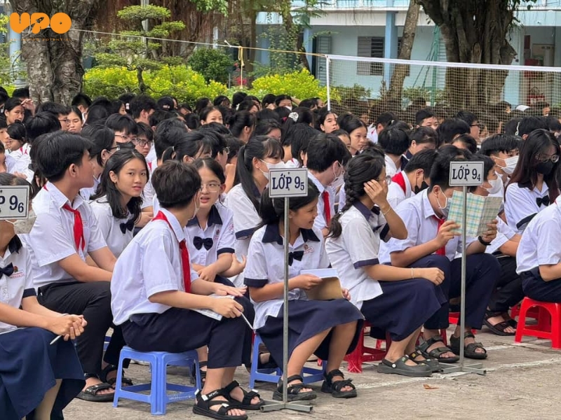 CHUYÊN ĐỀ “AN TOÀN MẠNG XÃ HỘI” TẠI TRƯỜNG THCS NGUYỄN KHUYẾN – VĨNH LONG 5 di truong nguyen khuyen