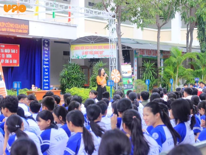 CHUYÊN ĐỀ “HỌC YÊU THƯƠNG – SỐNG HÒA HỢP CÙNG GIA ĐÌNH” TẠI TRƯỜNG THCS YERSIN – NHA TRANG 5 Các hoat động, câu chuyện thú vị, thu hút tinh thần học tập của các bạn