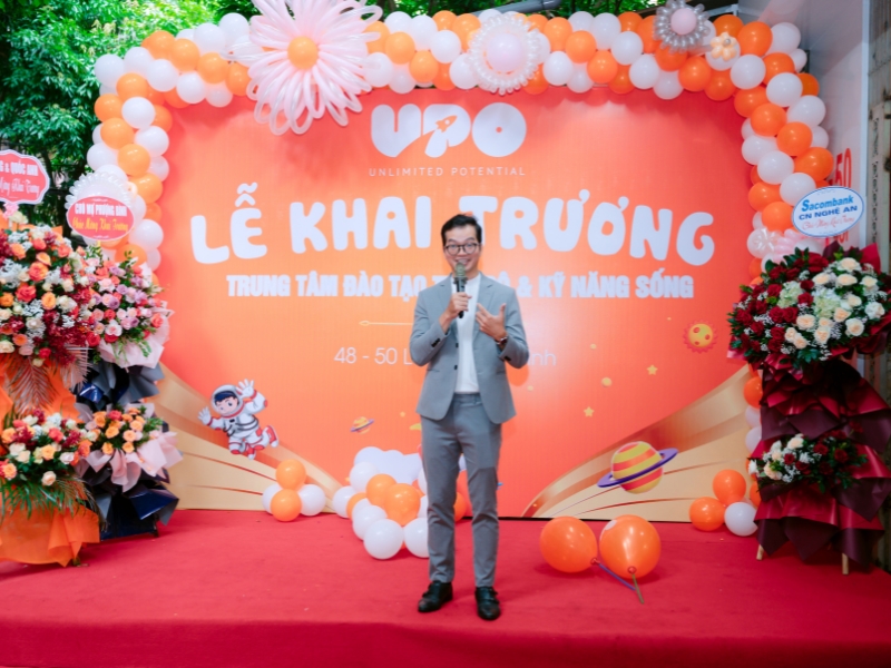Tưng bừng khai trương chi nhánh UPO Vinh - Nghệ An tại 48-50 Lê Khôi 3 CEO - Lê Đặng Minh Nhật phát biểu tại lễ khai trương chi nhánh UPO Vinh - Nghệ An