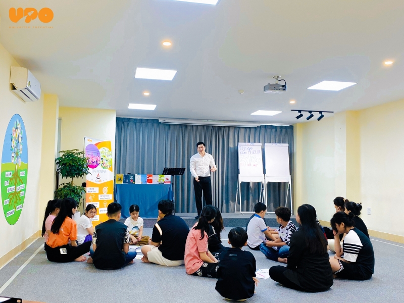Top 6 khóa học hè cho trẻ giúp phát triển kỹ năng sống toàn diện 2 Hình ảnh lớp học trại hè 1 ngày tại UPO