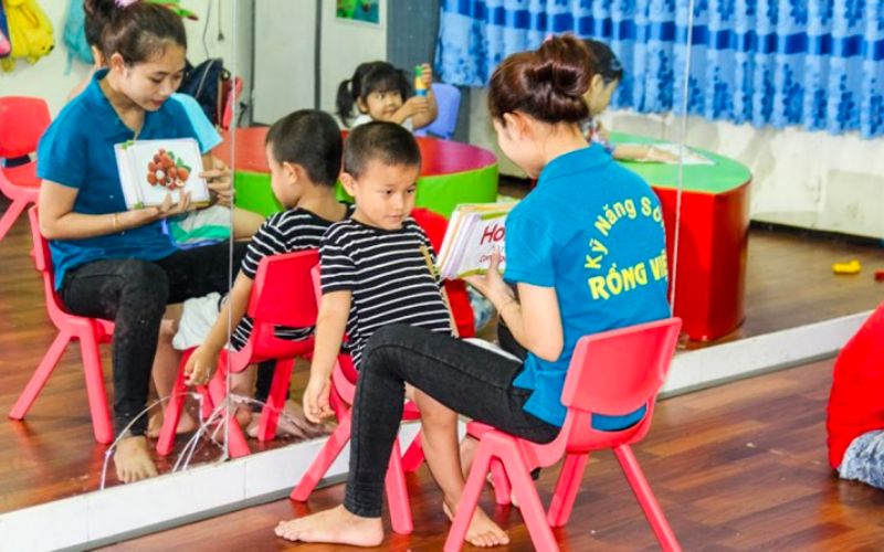 Rồng Việt Education là trung tâm dạy các khóa học bổ ích giúp bé phát triển hòa nhập và trưởng thành một cách tốt nhất