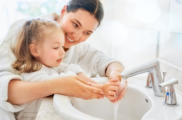 Không chỉ rửa tay trước khi ăn, trẻ cần được dạy rửa tay những lúc cần thiết