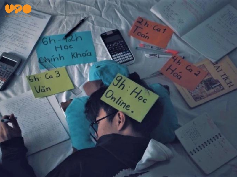 Giải pháp hiệu quả khi con chán học! Lời khuyên từ Chuyên gia 4 Việc học quá nhiều có thể tạo ra áp lực lớn, khiến trẻ cảm thấy bị gò bó và mất hứng thú với việc học