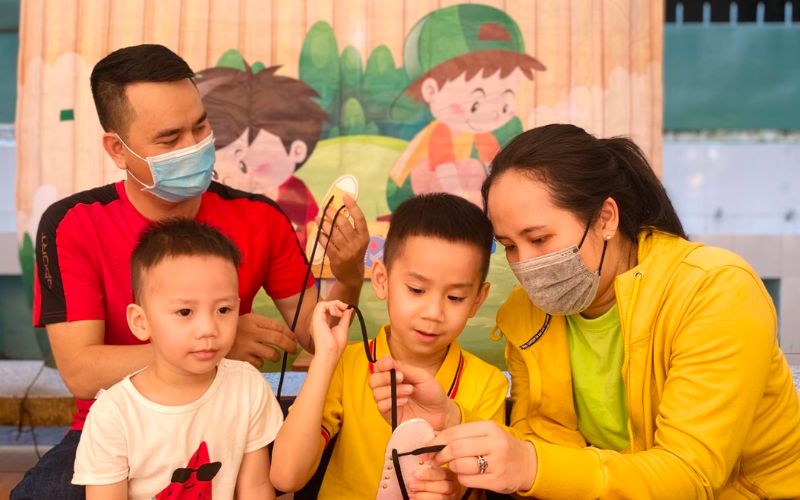 Rồng Việt có mục tiêu hướng đến sự hòa nhập và phát triển toàn diện cho các bé về cả kiến thức lý thuyết và các kỹ năng trong cuộc sống