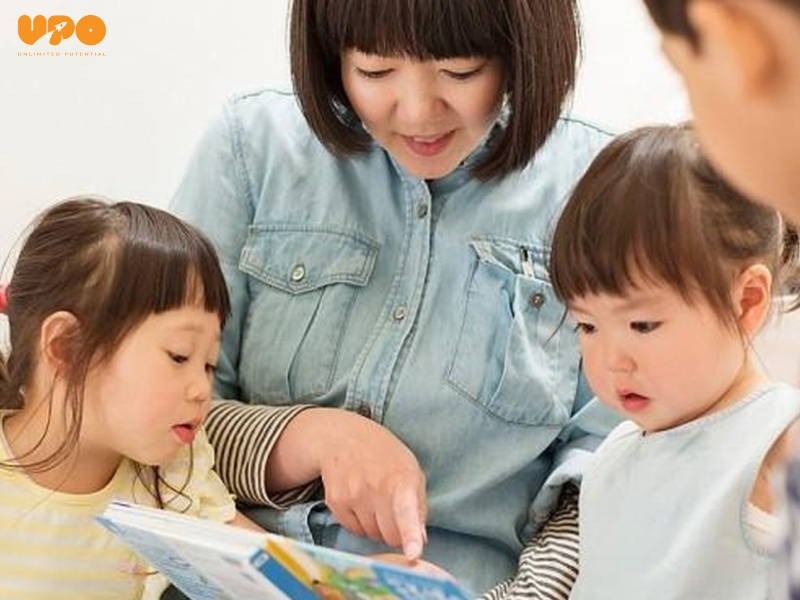 Nguyên tắc ba mẹ cần nắm khi giáo dục giới tính cho con! 3 Sử dụng các sách truyện, video giáo dục có nội dung phù hợp để minh họa