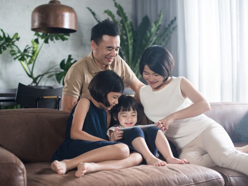 Chia sẻ cảm xúc thật để nâng cao sự thấu hiểu, đồng thời định hướng suy nghĩ tích cực hơn