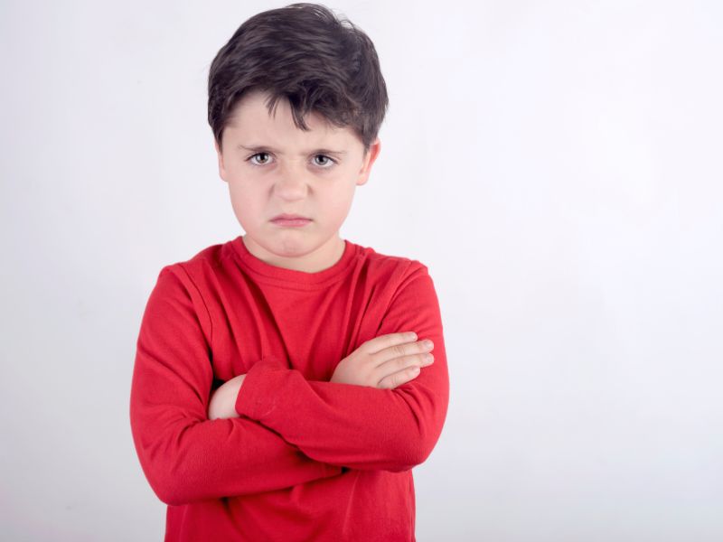 Một số trẻ có tính cách cáu kỉnh hơn và cần được học cách kiềm chế cảm xúc