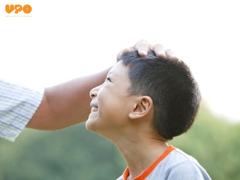 Nuôi dạy con tự lập: Khi nào nên trả tiền cho con làm việc nhà? 4 Sức mạnh của lời khen và tình yêu thương chân thành