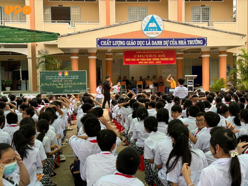 CHUYÊN ĐỀ “KỸ NĂNG SỬ DỤNG MẠNG XÃ HỘI AN TOÀN VÀ HIỆU QUẢ” TẠI TRƯỜNG THCS NGUYỄN TRÃI – VĨNH LONG 2 UPO đã tổ chức một buổi chia sẻ vô cùng bổ ích về kỹ năng sử dụng mạng xã hội an toàn và hiệu quả tại trường THCS Nguyễn Trãi